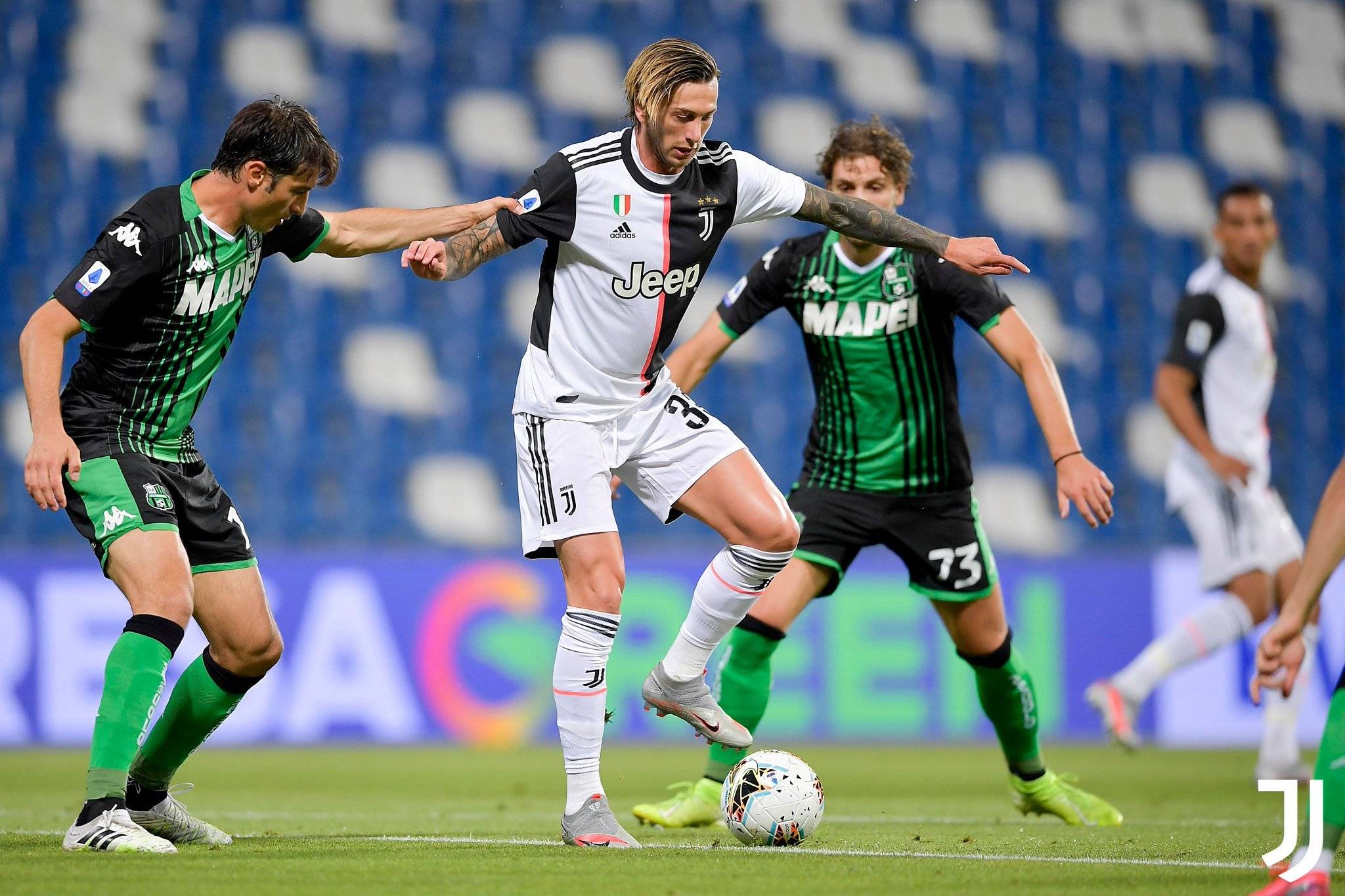 中欧体育app-风云突变波尔图关键时刻官宣签约国际比赛日拉齐奥调整名单以备欧篮联，媒体一致点评：阿森纳围绕亚冠造点机会 